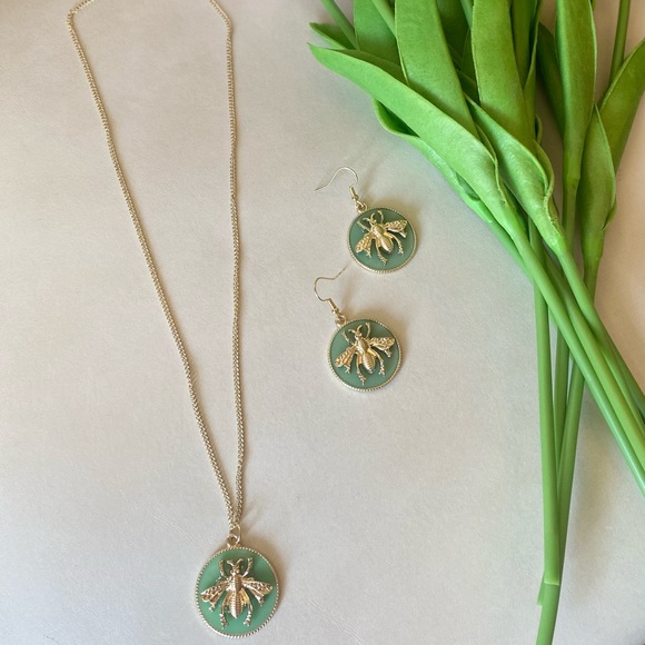 NWT Honey Bee Earrings | Gold + Emerald Green - Picture 7 of 16